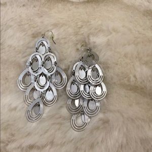 Silver tone chandelier earring-make a bundle!